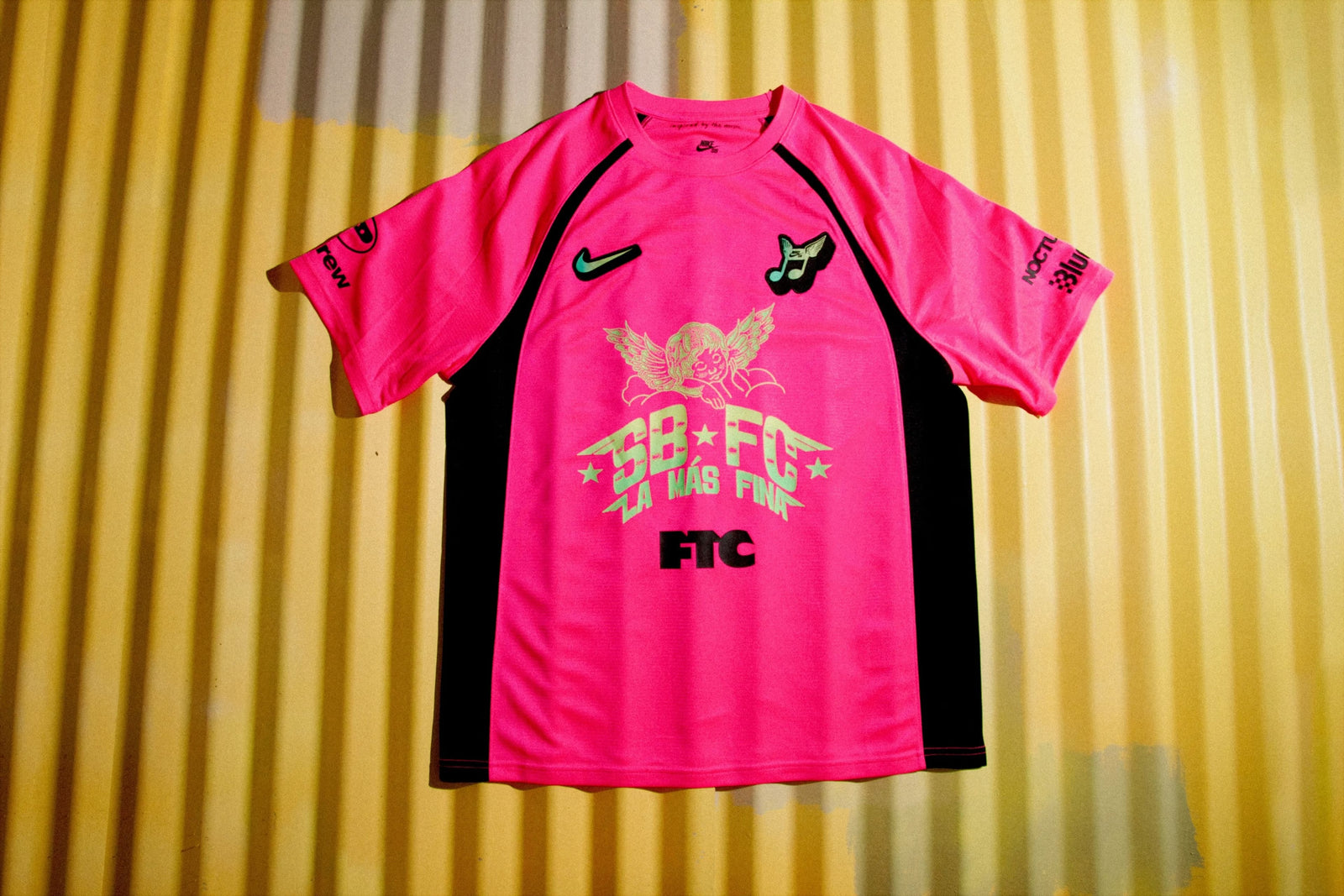 Nike SB X FC Soccer Jersey Short Sleeve - Pink